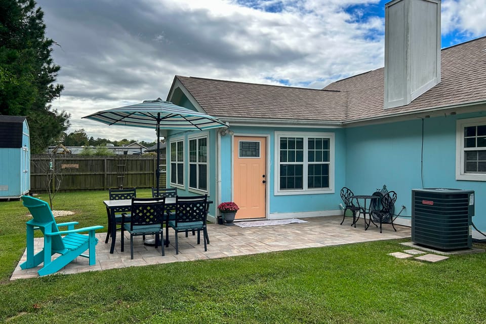 7 Mi to the Hammocks Beach: 3 BD Near Camp Lejeune House in North Carolina