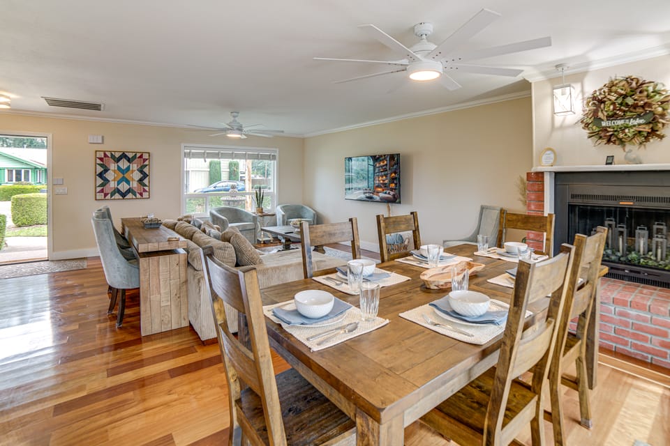 Waterfront Clear Lake Home w/ Game Room & Deck! House in Nice