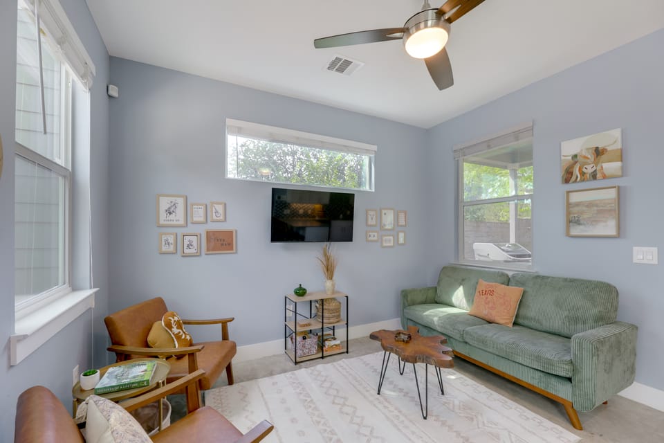 6 Mi to Dtwn: Austin Escape w/ Private Yard House in Austin