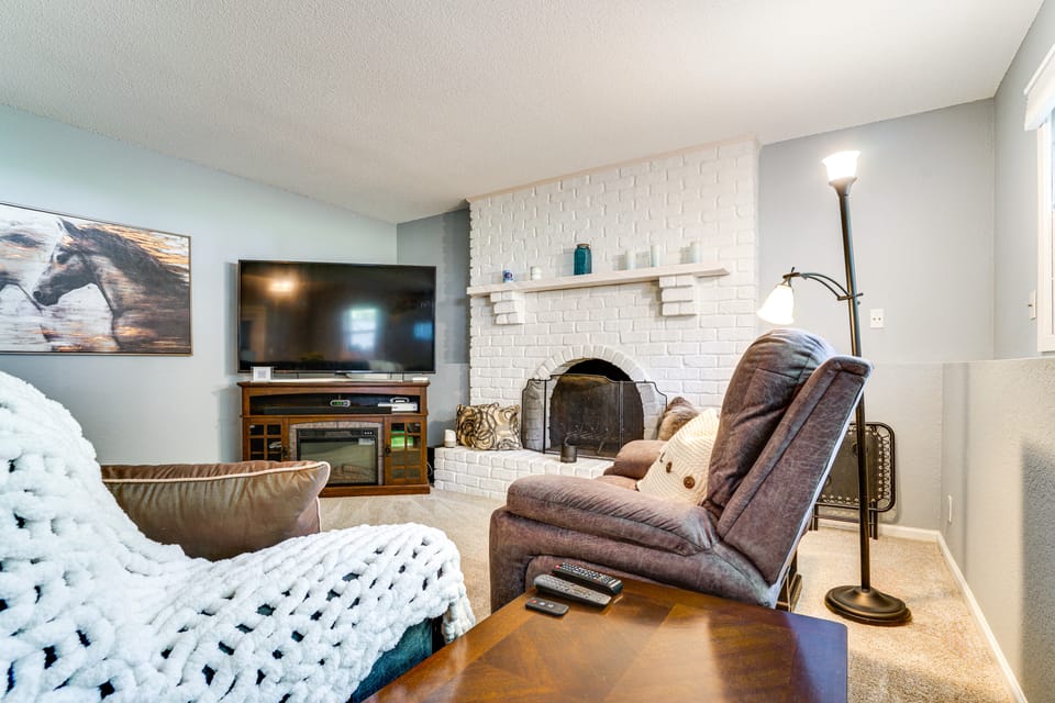 1 Mi to White Bear Lake & Dtwn: Twin Cities Escape Apartment in White Bear Lake
