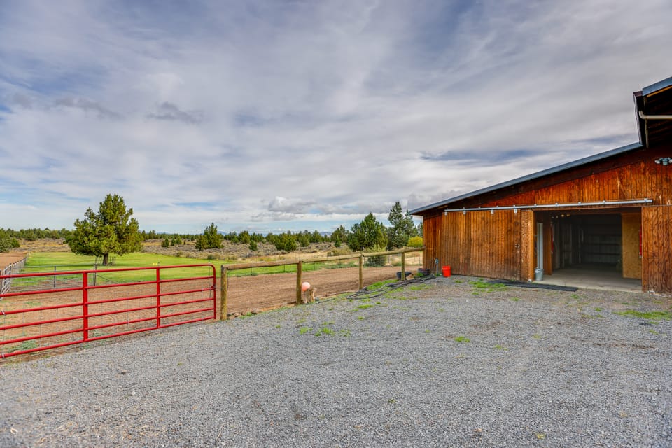 Next to 600 Acres of Public Land! Bend Ranch Home House in Oregon