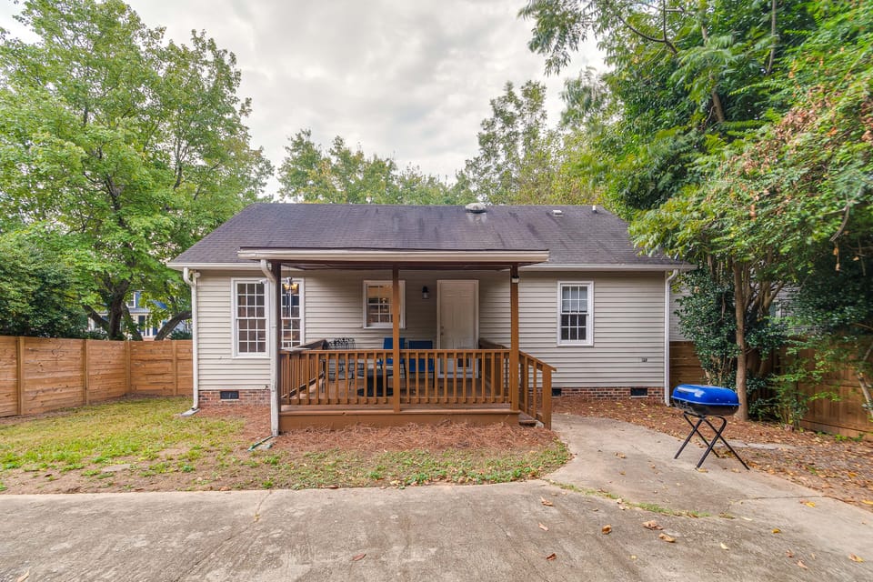 Home w/ Pet-Friendly Yard, 1 Mi to Dtwn Raleigh! House in Raleigh