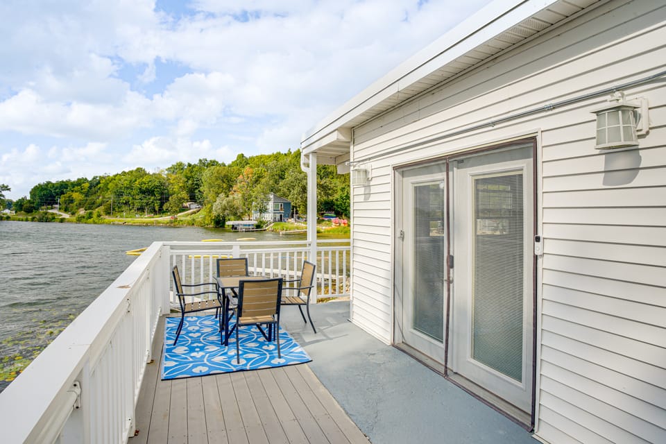 Lakefront Condo w/ Beach Access in Campbellsport! Apartment in Wisconsin