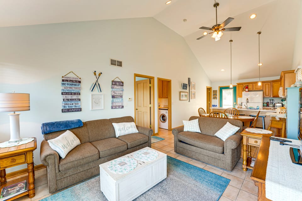 13 Mi to South Haven: Lakefront Retreat w/ Dock! House in Michigan