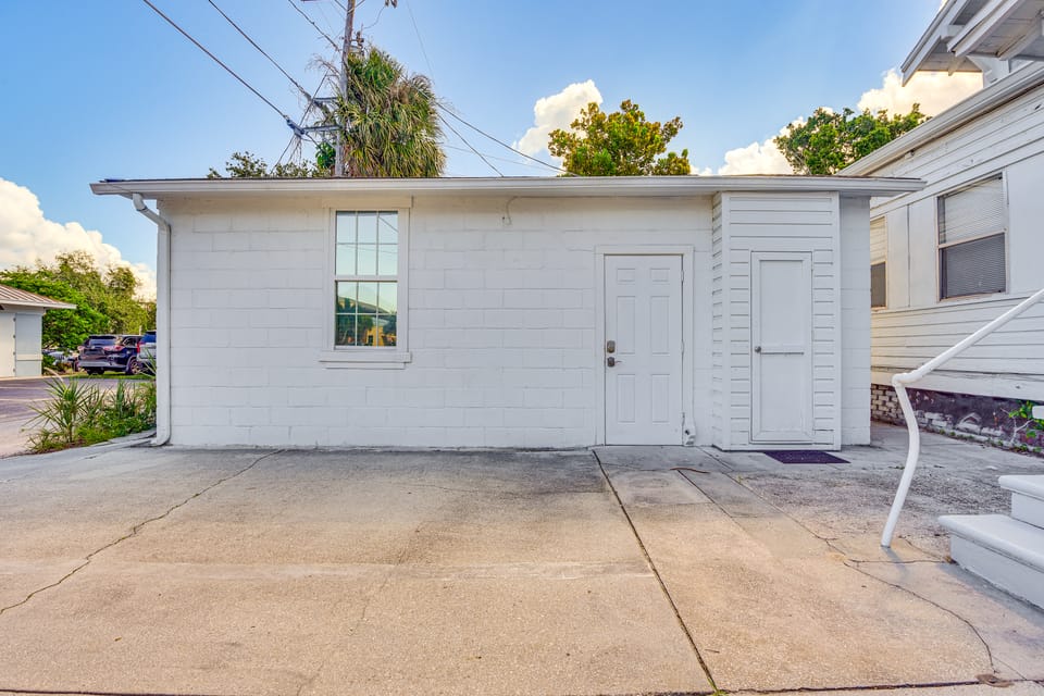 Walkable Studio 1 Mi to Riverwalk & Dtwn Bradenton Apartment in Bradenton