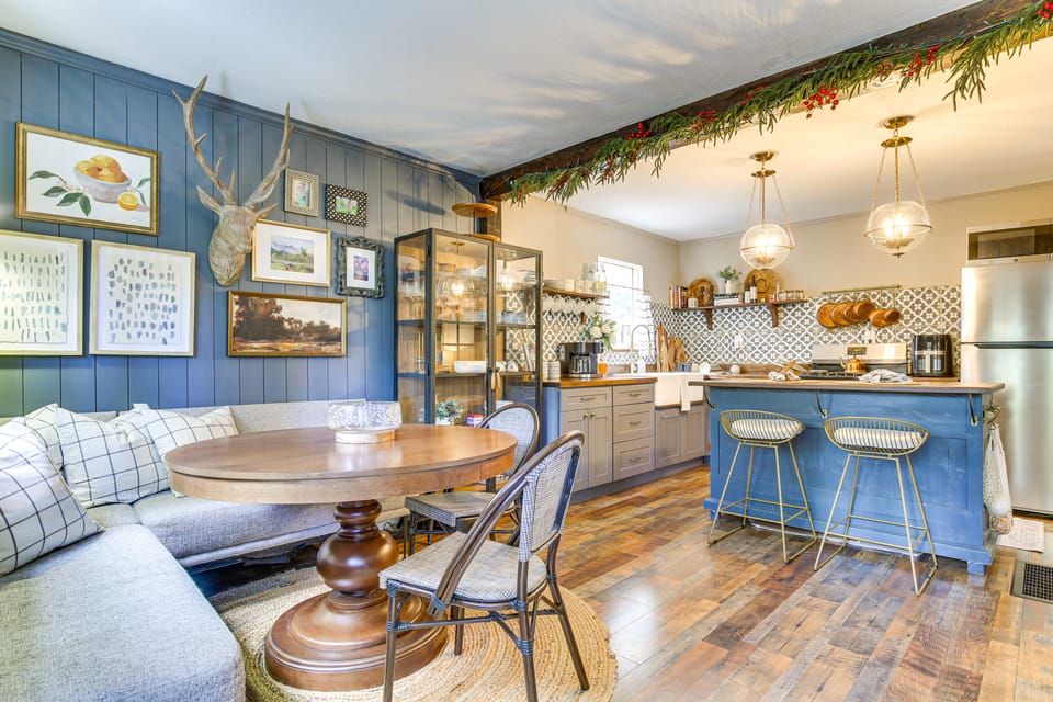 Hike, Ski, Relax: Mtn Getaway in Lake Arrowhead House in Lake Arrowhead