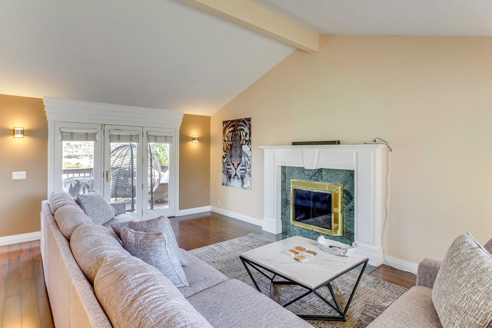 Big Space, Bigger View! Cottonwood Canyon Retreat House in Cottonwood Heights