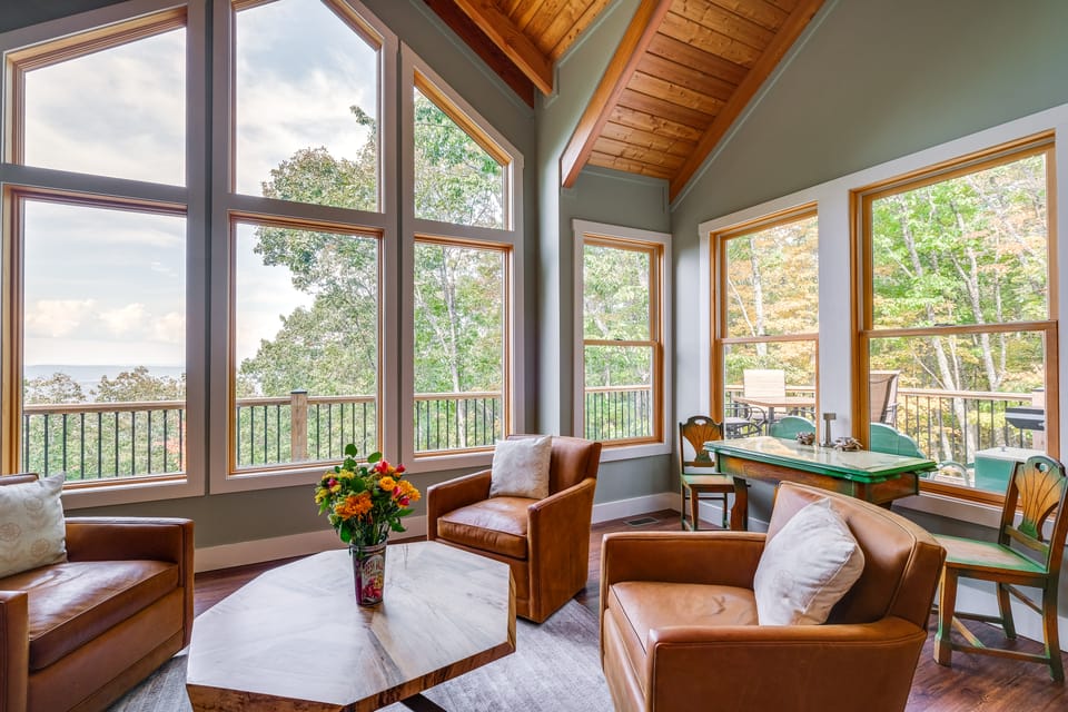 Mtn Views & Spacious Deck! Modern Caldwell Getaway House in West Virginia