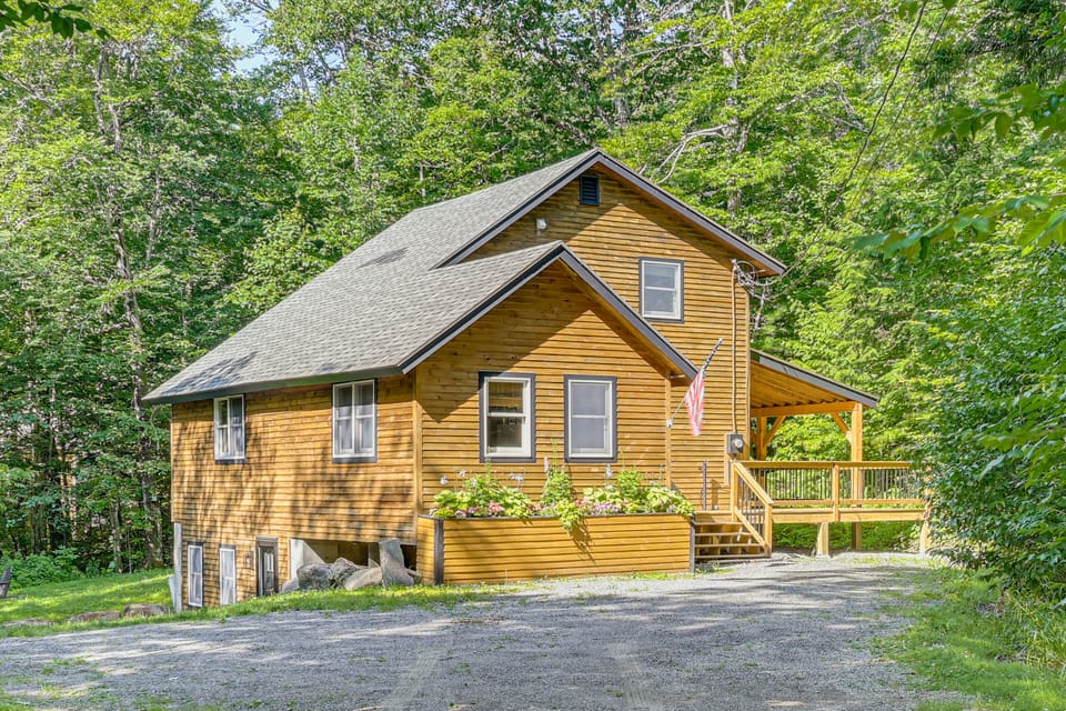 Fishing Pond + Pool! Resort Retreat in Wilmington House in Wilmington