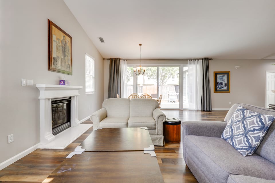 Quiet & Convenient! Santa Rosa Family Home w/ Yard House in Santa Rosa