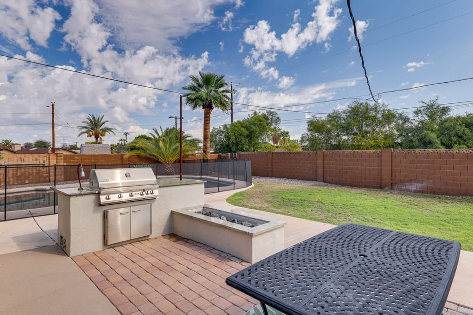 Game Room + Pet-Friendly Yard! Family Phoenix Gem House in Paradise Valley
