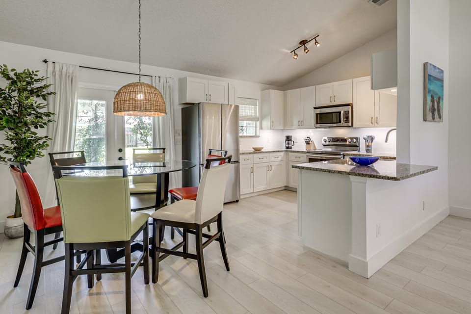 < 1 Mi to Butler Beach! Home w/ Dog-Friendly Yard House in Butler Beach
