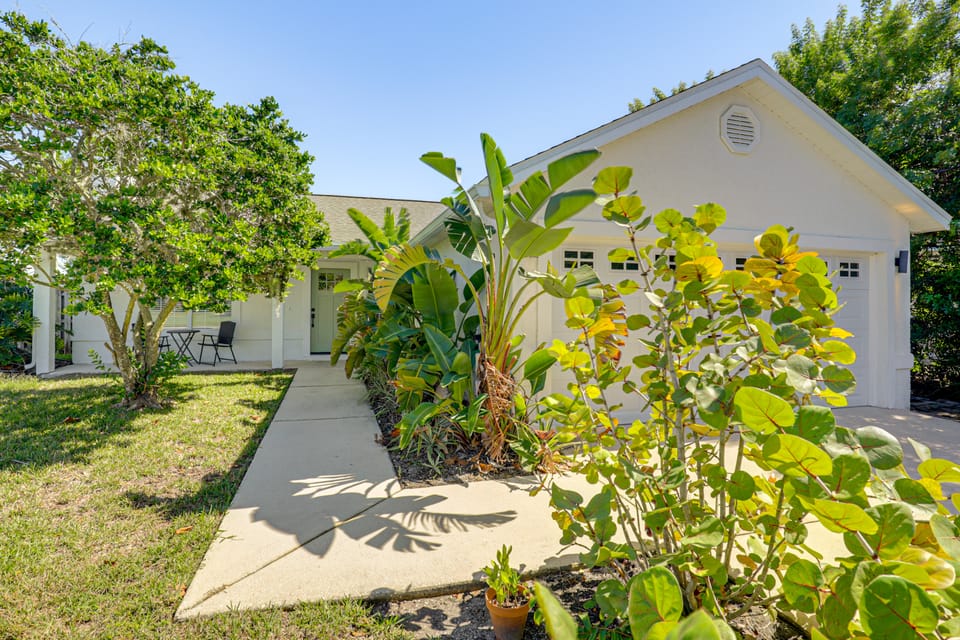 < 1 Mi to Butler Beach! Home w/ Dog-Friendly Yard House in Butler Beach
