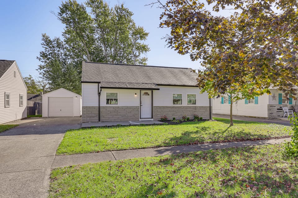 Easy I-80 Access! Newly Updated McDonald Home House in Ohio