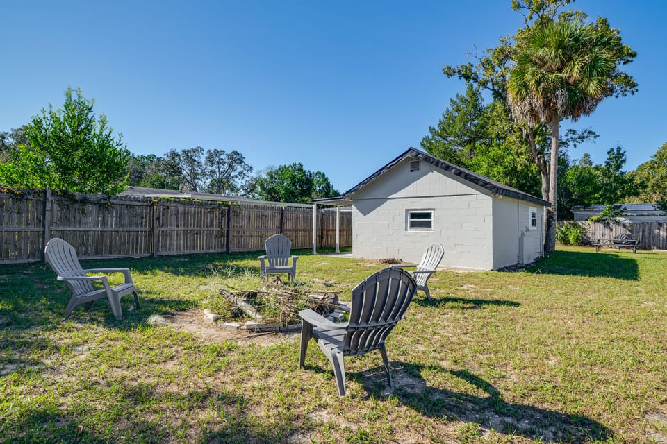 2 Mi to 7 Sisters Springs! Home w/ Resort Perks House in Florida