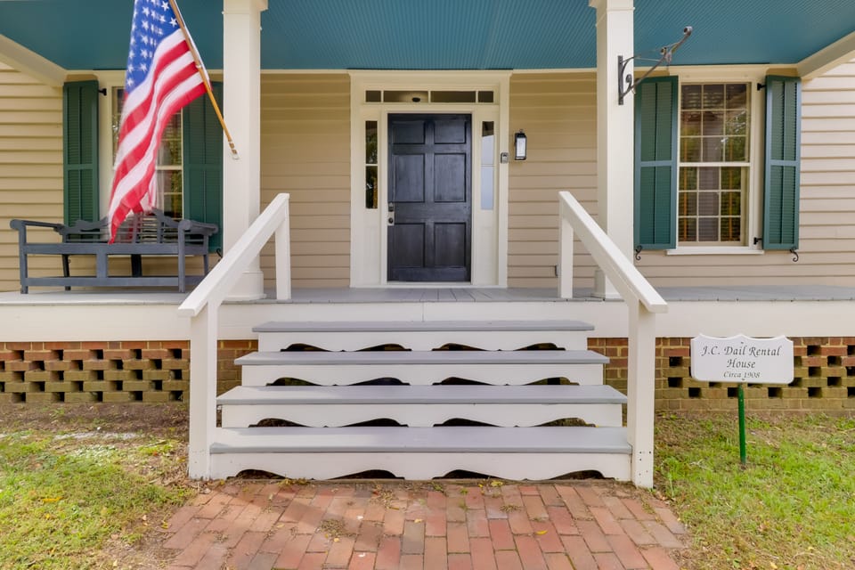 Walk to Downtown: Historic Home in Edenton’s Heart House in Edenton