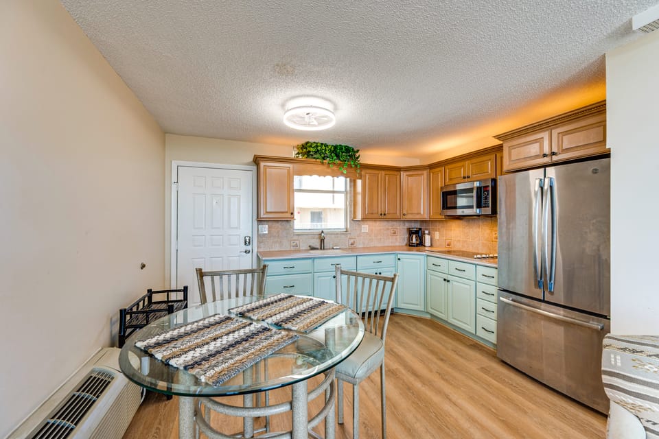 Walk to Bonita Beach: Top-Floor Condo w/ Views Apartment in Bonita Springs