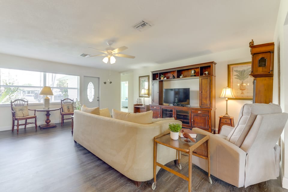 1 Mi to Sand! Deerfield Beach Home w/ Patio House in Deerfield Beach