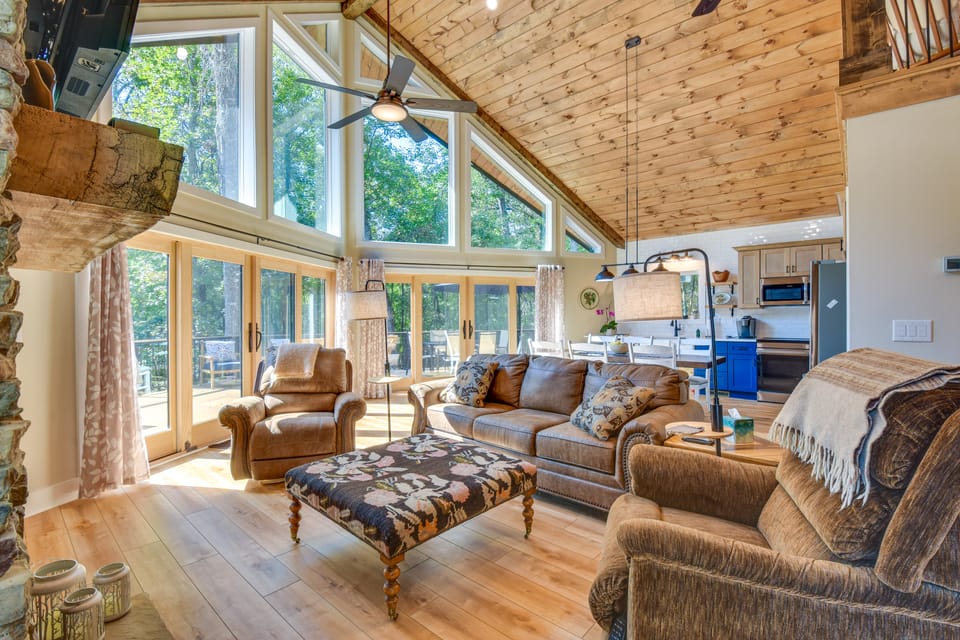 Secluded Lake Lanier Cabin w/ Game Area House in Lake Lanier