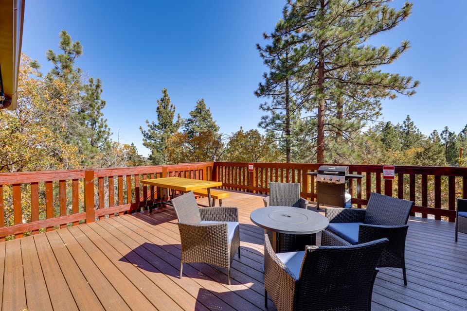 Big Bear Mtn Fun: Family Cabin w/ Game Room House in Southern California
