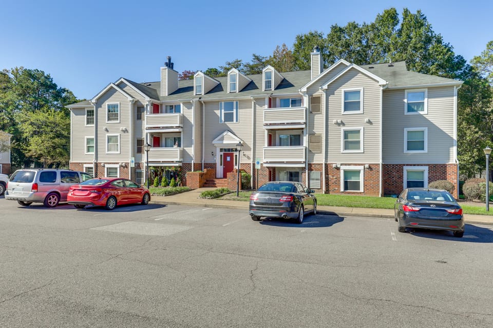 Nurse-Ready Richmond Condo 4 Mi to Medical Centers Apartment in Tuckahoe