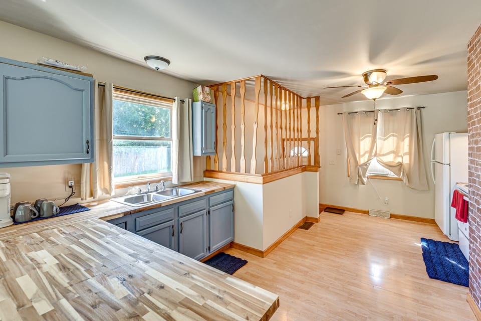4 Mi to Lake Michigan: Updated Benton Harbor Home! House in Benton Harbor