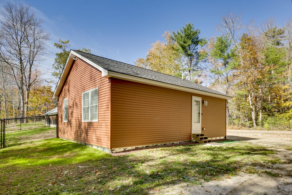 Wooded Retreat w/ Pet-Friendly Yard in Standish House in Standish