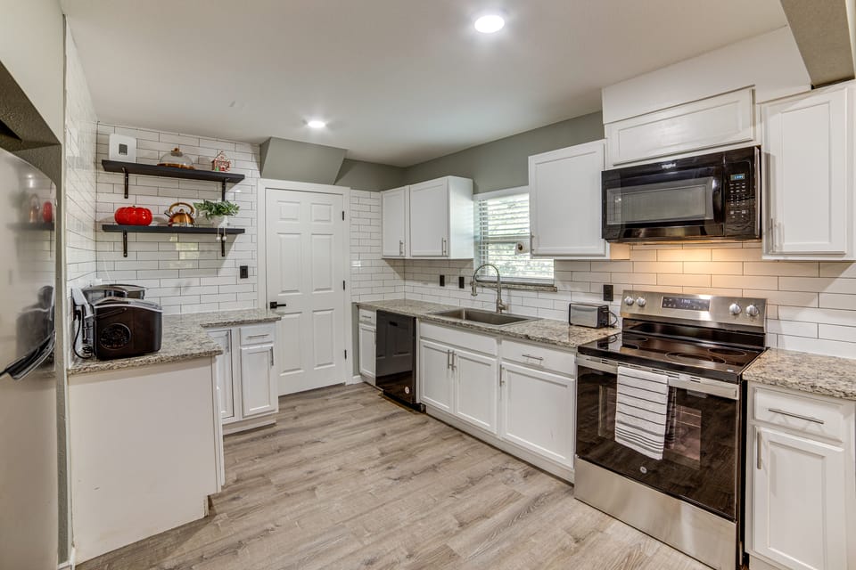 Walk to East Texas A&M! Home w/ Pet-Friendly Yard House in Texas