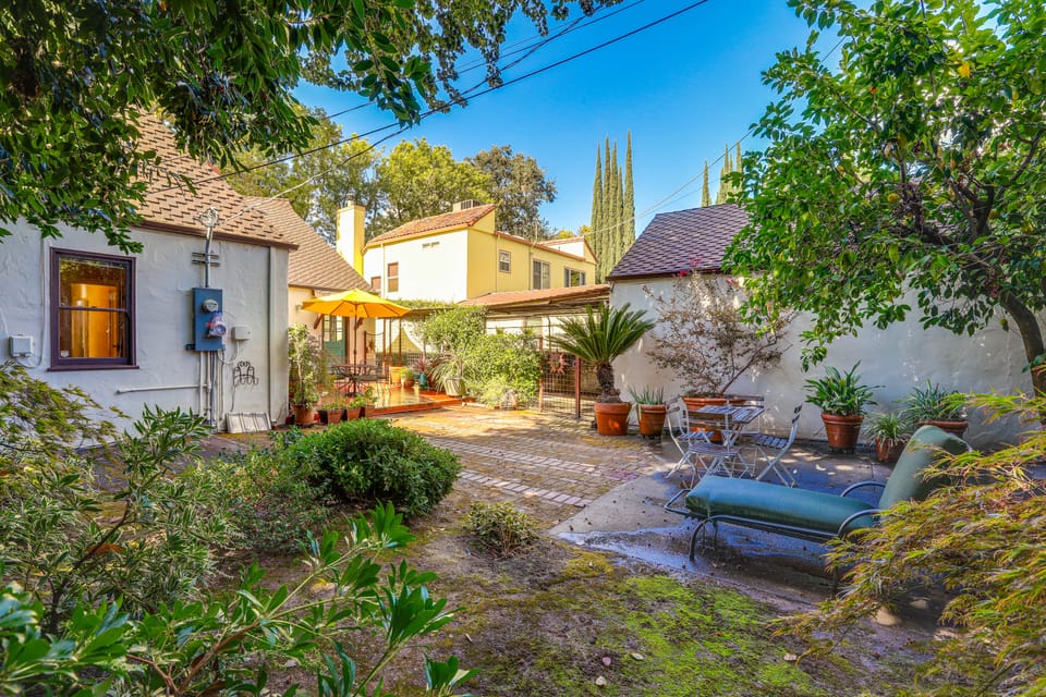 Extended Stay in Sacramento! Dog-Friendly Home House in Sacramento
