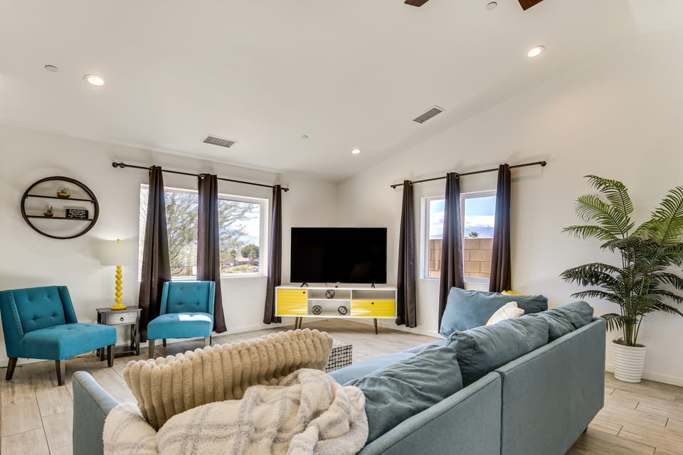 Heart of Dtwn Desert Hot Springs! Stylish Retreat House in Desert Hot Springs
