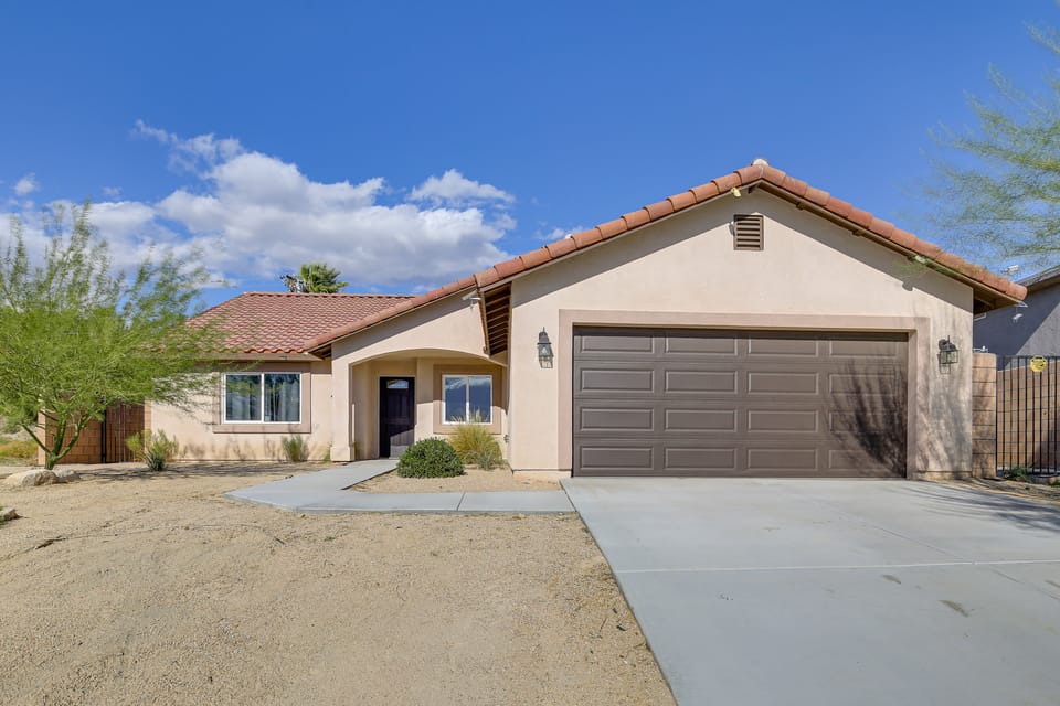 Heart of Dtwn Desert Hot Springs! Stylish Retreat House in Desert Hot Springs