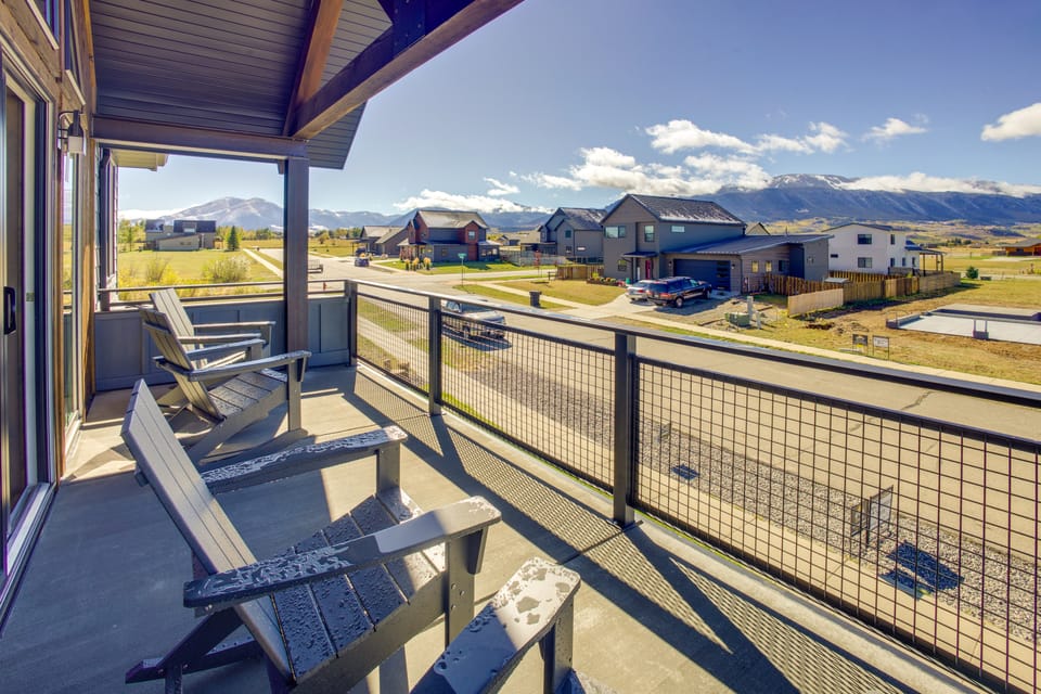 3 Mi to Dtwn Red Lodge: Mtn-View Home w/ Hot Tub House in Montana