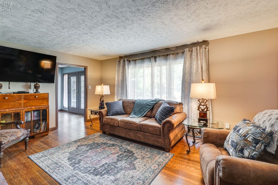 'Turquoise Gem' in Big Orange Country: Ranch Home House in Knoxville