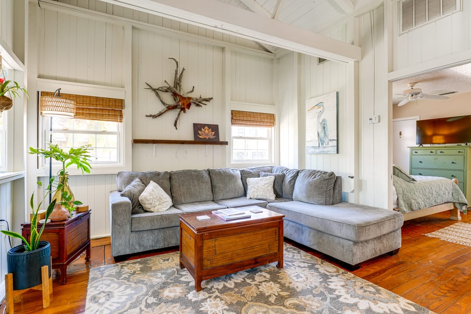 1 Block to Treasure Island Beach: Gem w/ Hot Tub House in Treasure Island