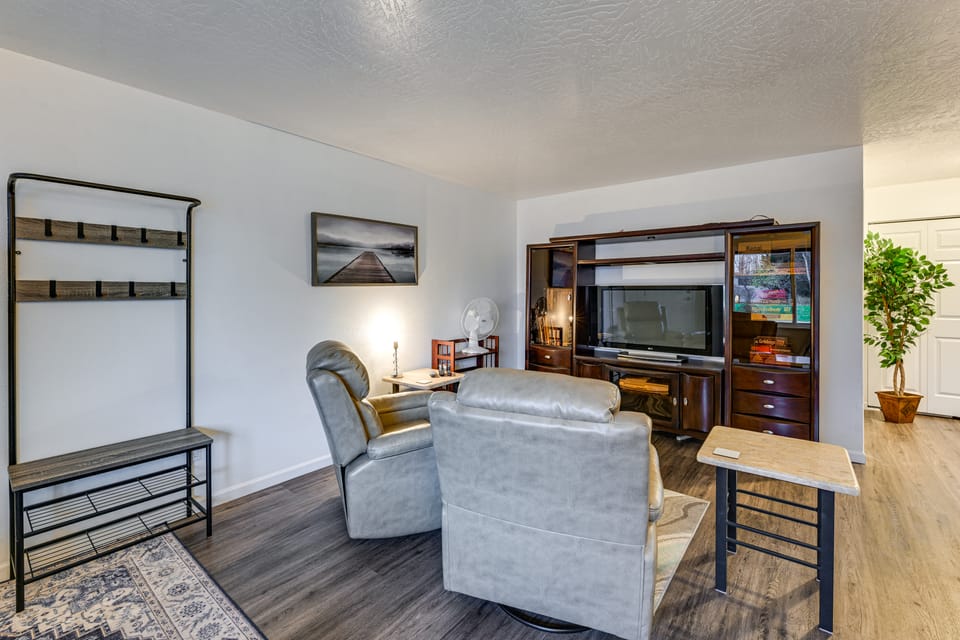 Comfort & Convenience! Apt in Central Soldotna Apartment in Soldotna