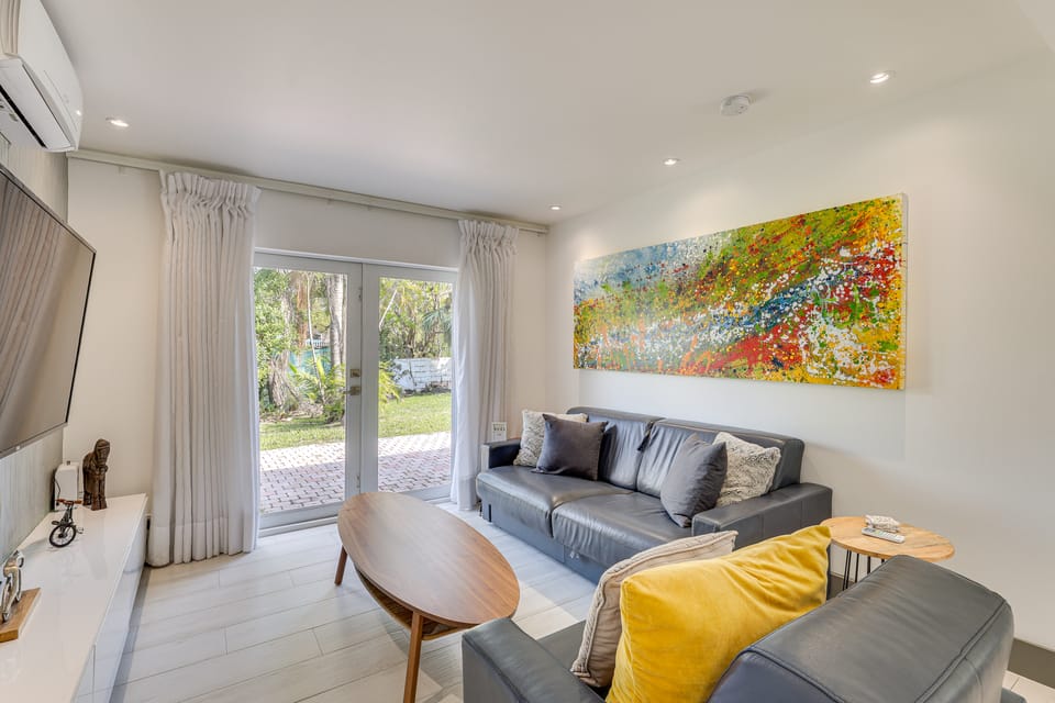 Relax in the Sun! Gem 1 Mi to Las Olas Beach House in Fort Lauderdale