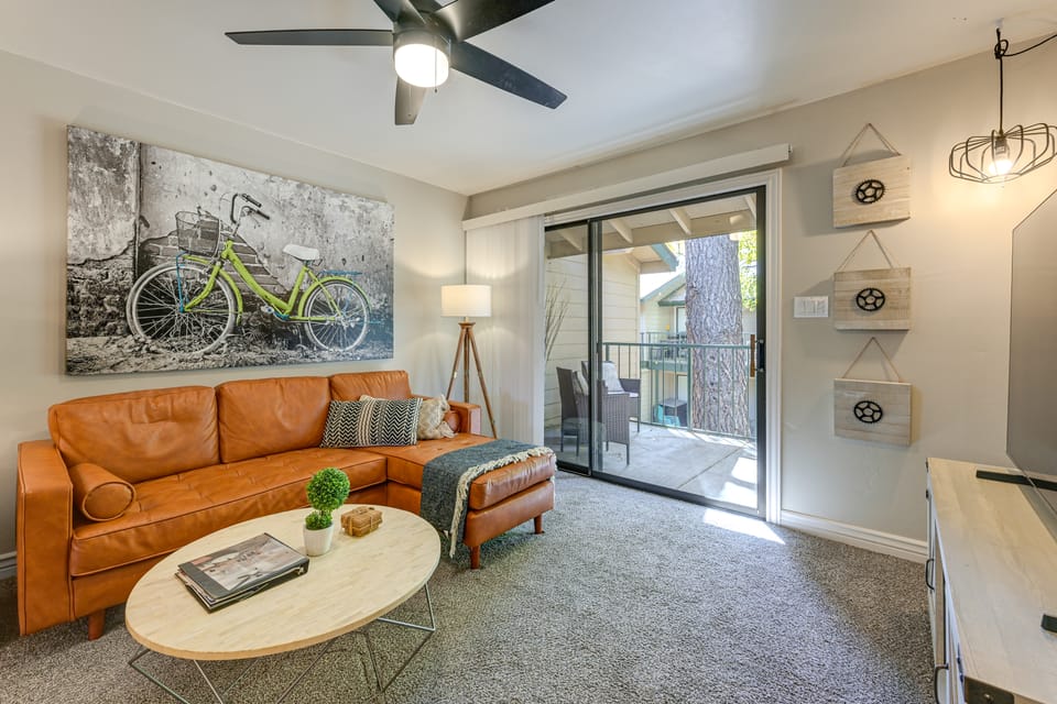 Near Central Dtwn Flagstaff! Chic Condo Apartment in Flagstaff