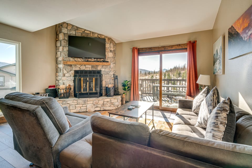 Multi-Level Haven 3 Mi to Lake Dillon House in Wildernest