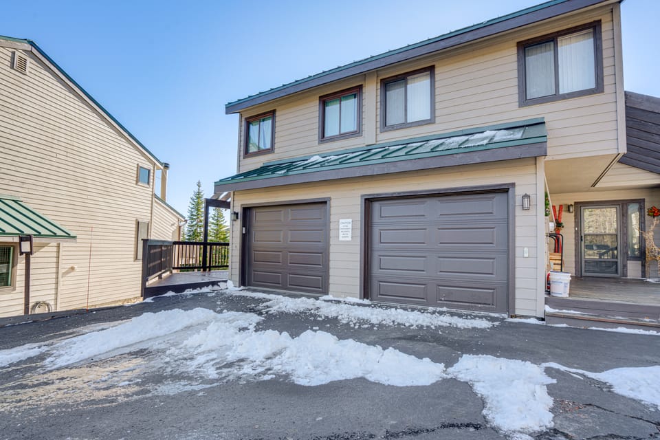 Multi-Level Haven 3 Mi to Lake Dillon House in Wildernest