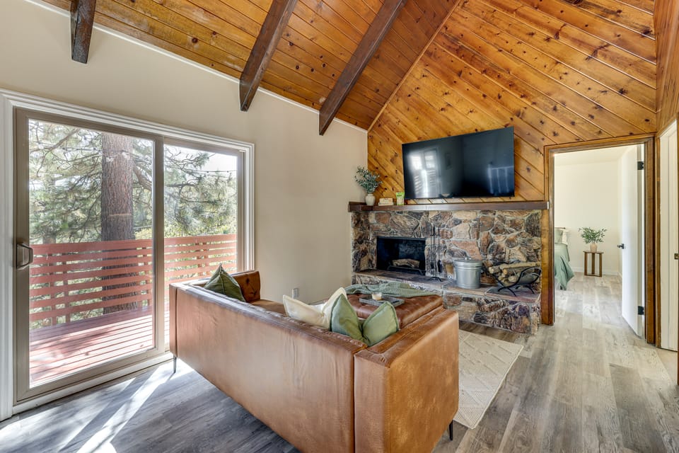 Deck + Views: Modern Cabin Near Lake Arrowhead! House in Lake Arrowhead