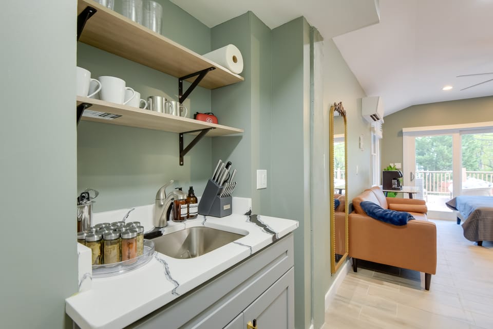 Walk to Metro Station! Cheverly Apt 8 Mi to DC Apartment in Cheverly