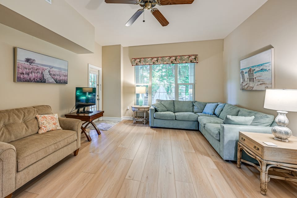 3 Mi to 5th Ave South: Quiet Getaway w/ Garden House in East Naples