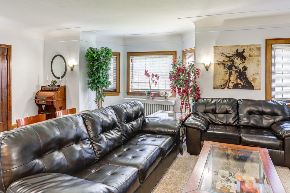 Striking Tudor Revival in Five Points District! Apartment in Toledo