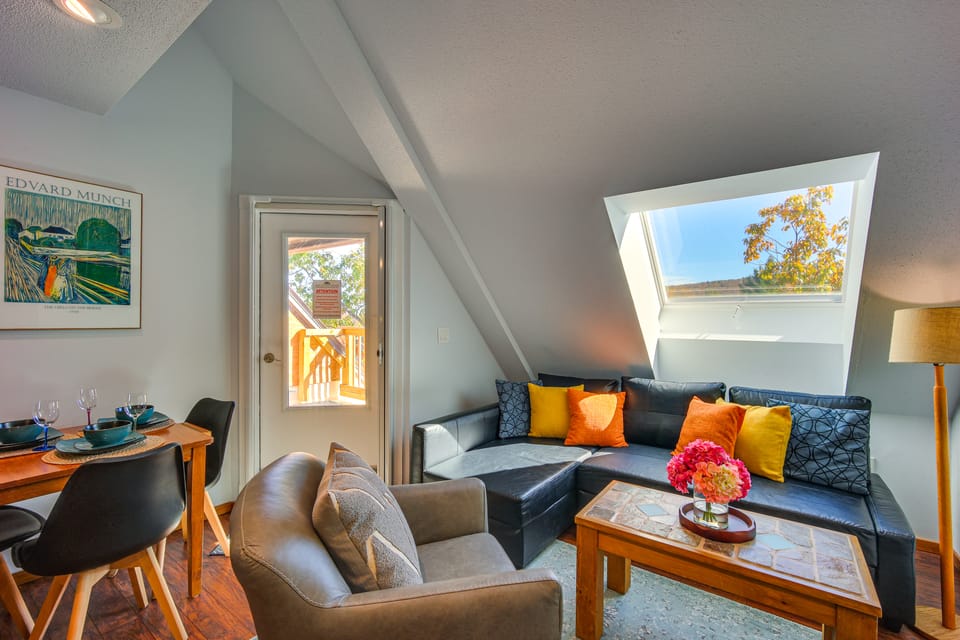 Steps to Ski Lifts! Mountain Green Resort Retreat Apartment in Mendon