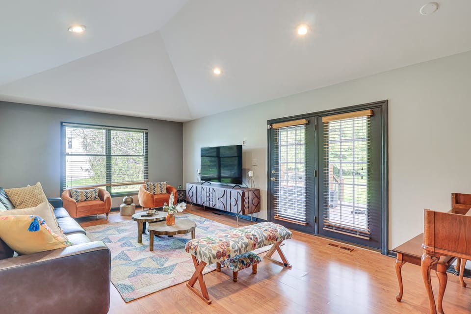 Family Home w/ Pool & Yard: 5 Mi to Princeton! House in Jersey Shore
