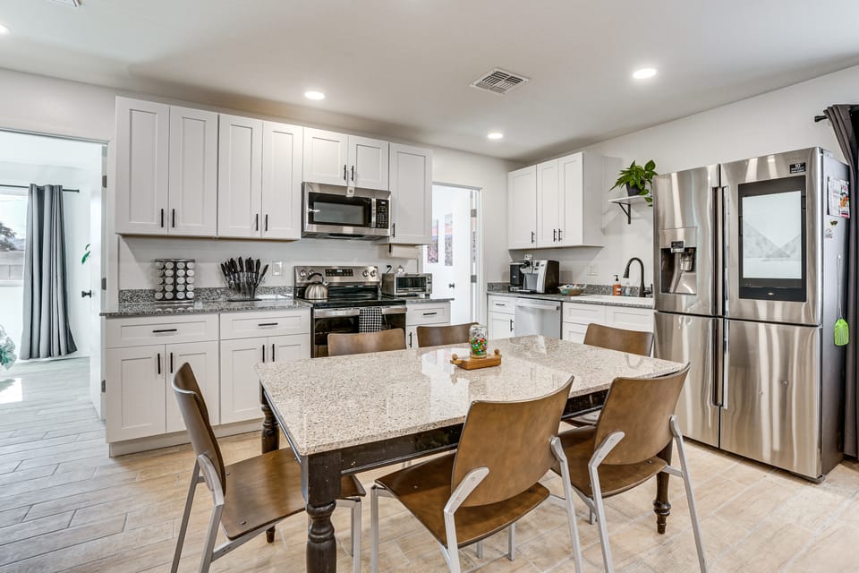 Hike, Golf & Explore: Pet-Friendly Phoenix Casita! House in Laveen Village