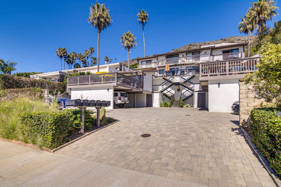 Stroll to Shore: Snowbird Haven in Malibu Apartment in Southern California