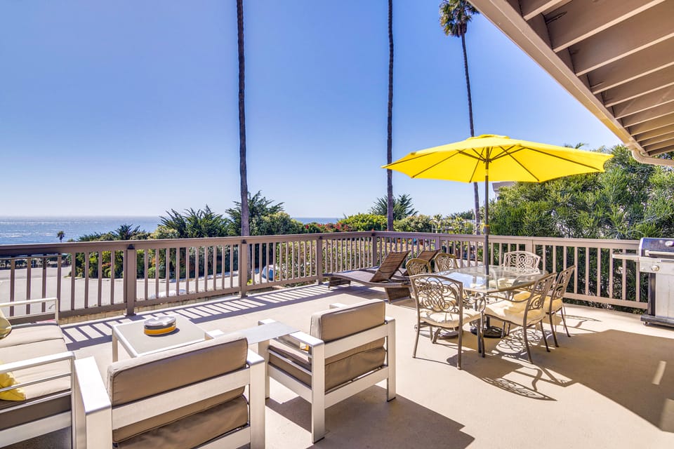 Stroll to Shore: Snowbird Haven in Malibu Apartment in Southern California