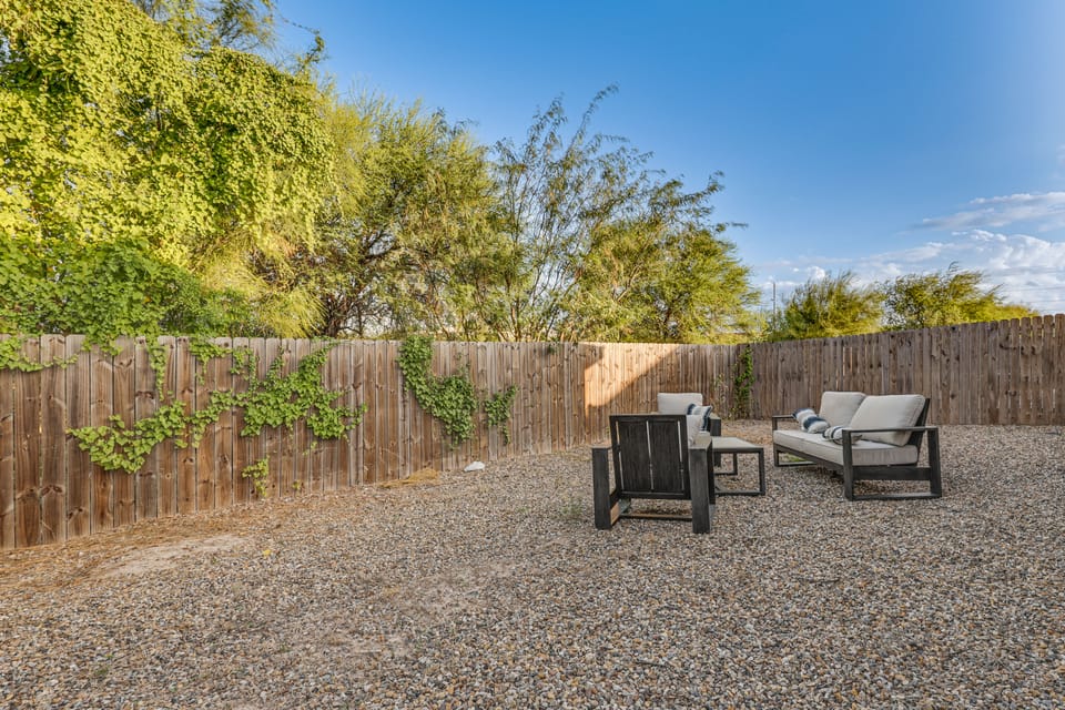 2 Mi to DHR Health: Commuter-Friendly Pharr Apt Apartment in Pharr