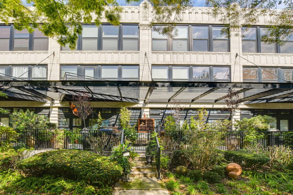 Extended Stay: Walk to UIC Campus & Train! Apartment in Chicago